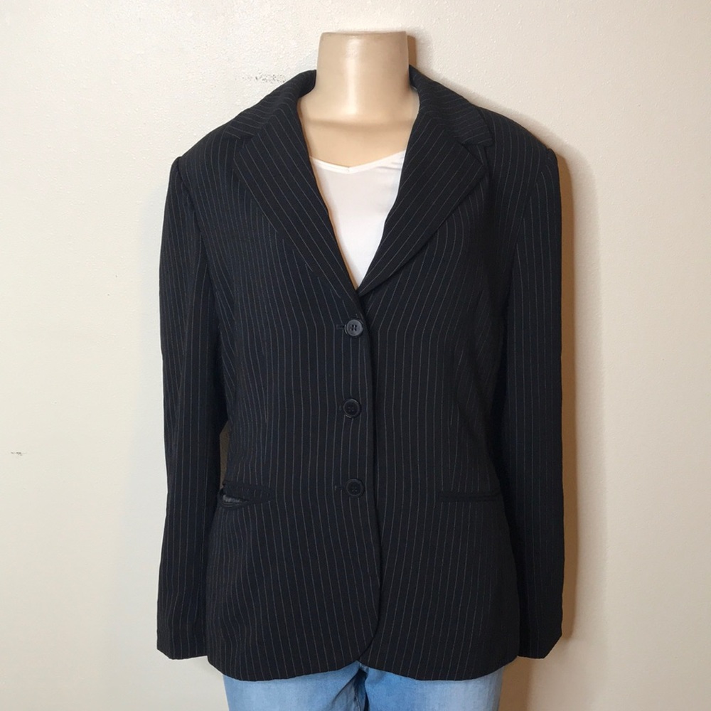 TAHARI BLAZER BLACK MED